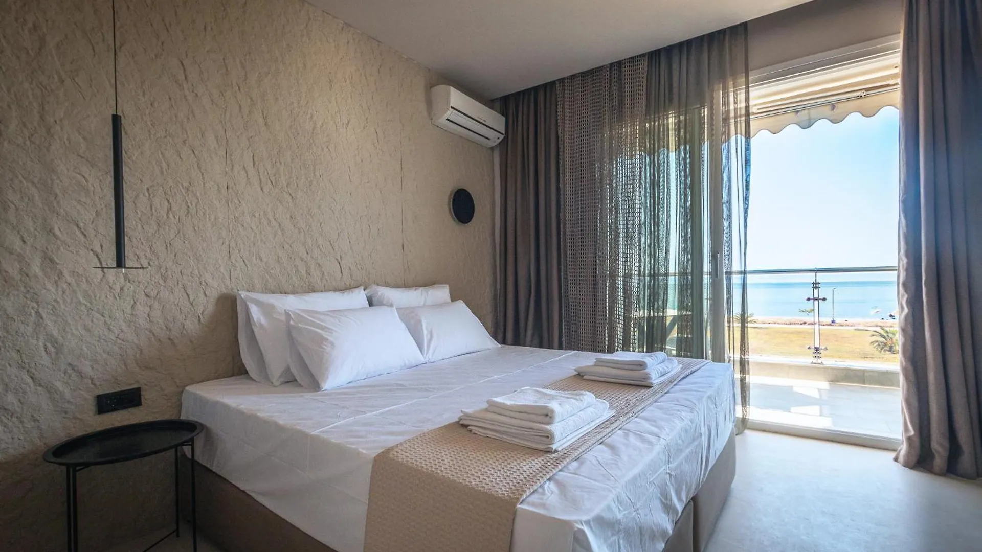 Laki Beach Hotel Nea Plagia
