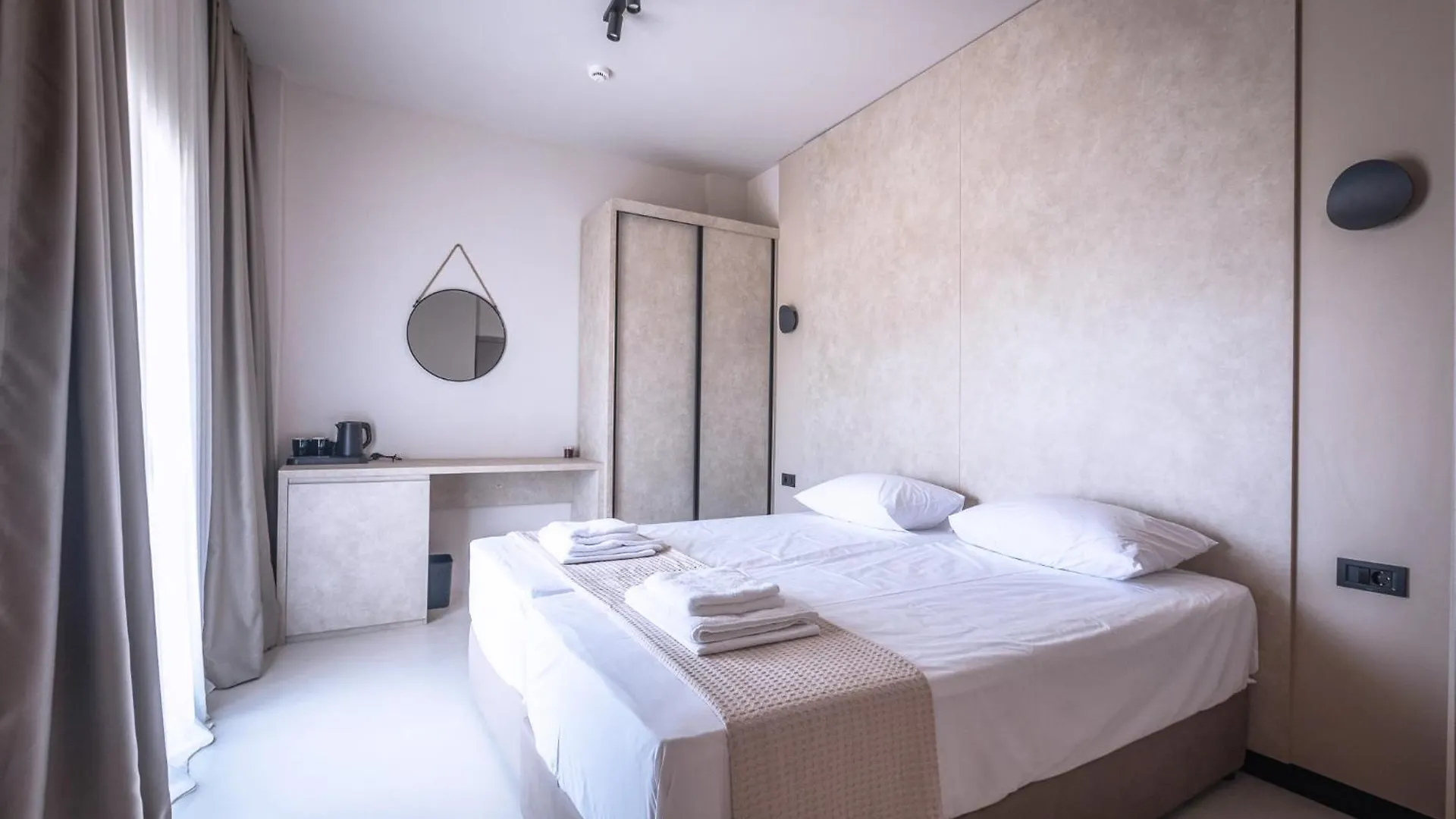 Laki Beach Hotel Nea Plagia