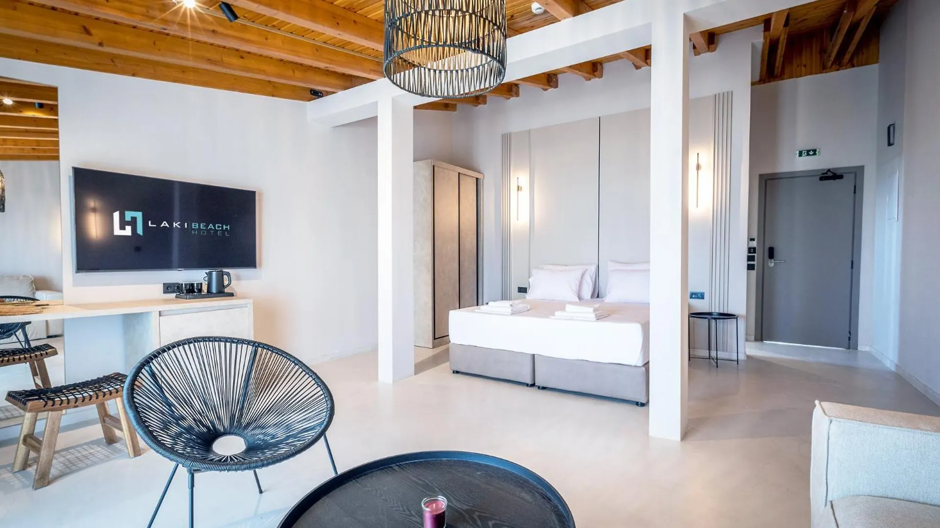 Laki Beach Hotel Nea Plagia