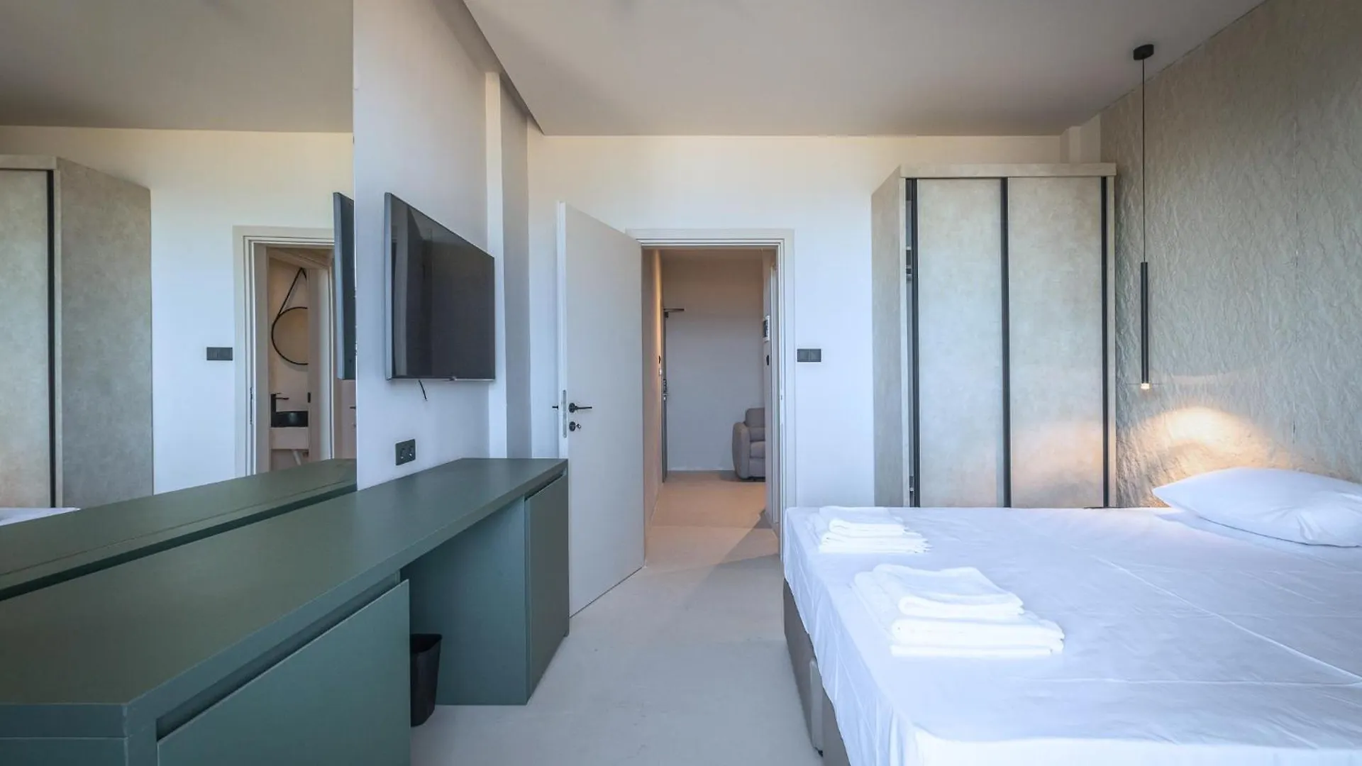 Laki Beach Hotel Nea Plagia