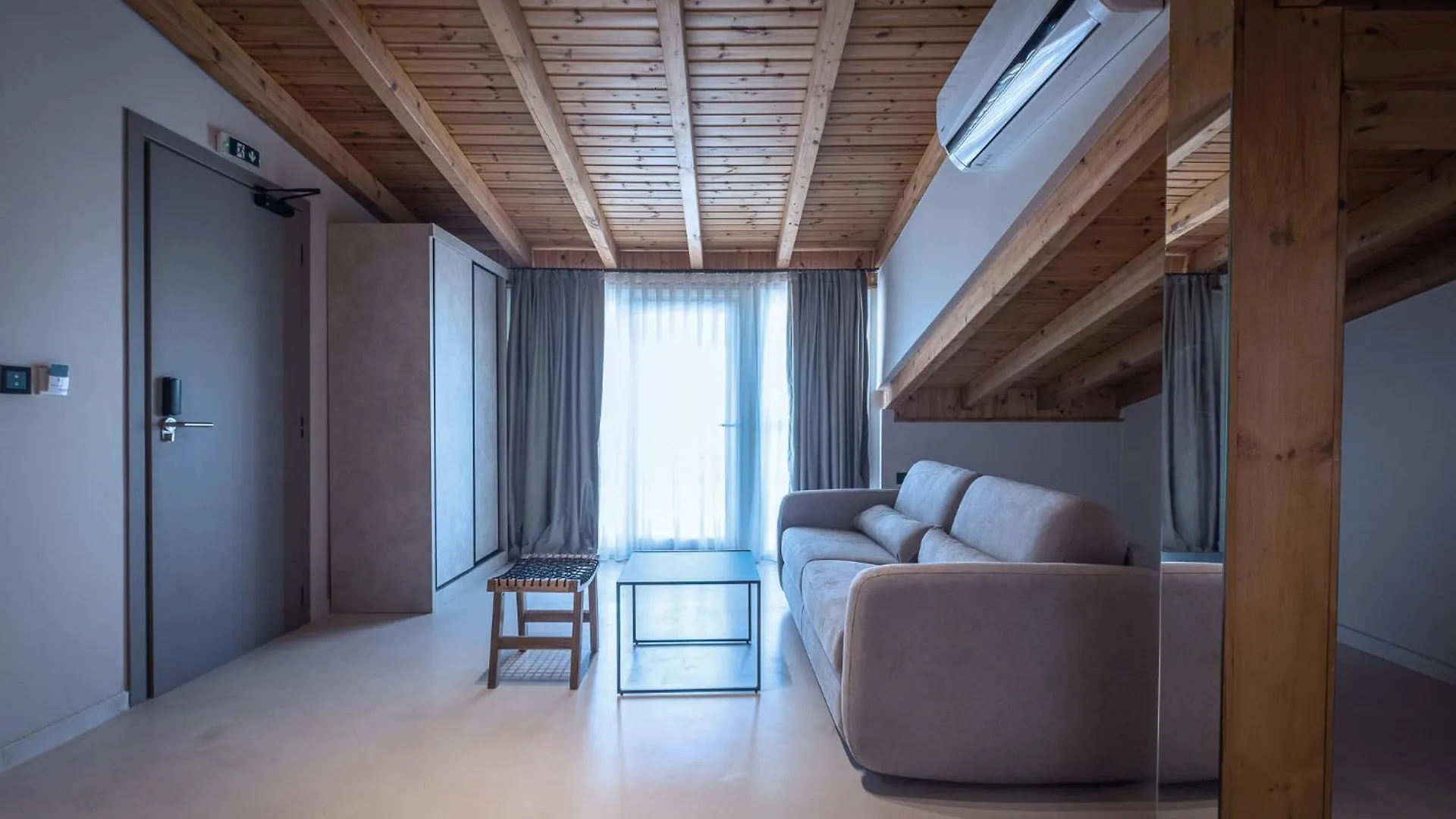 Laki Beach Hotel Nea Plagia