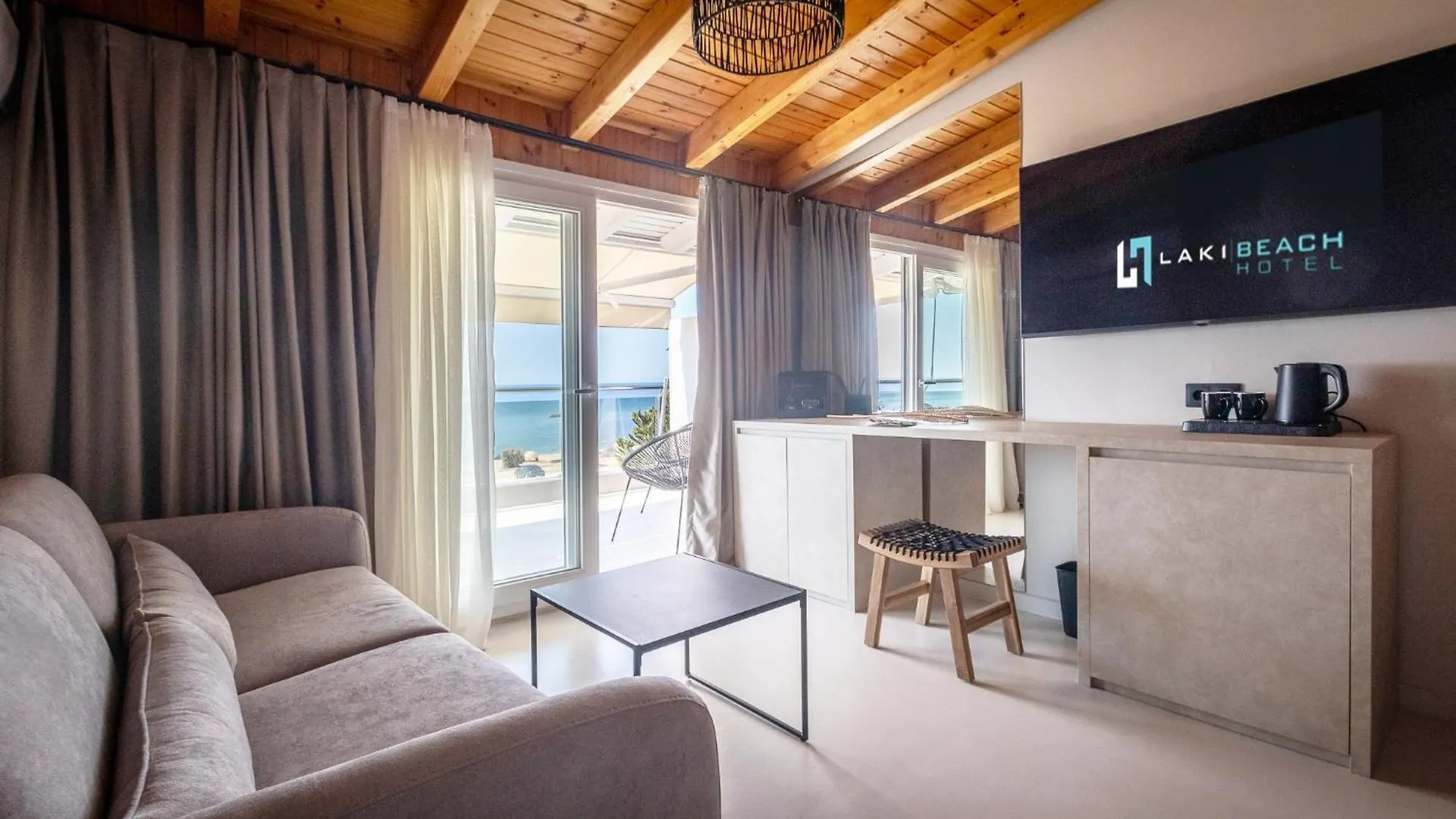 Laki Beach Hotel Nea Plagia