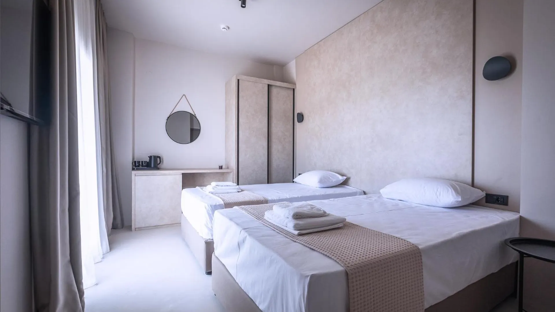 Laki Beach Hotel Nea Plagia