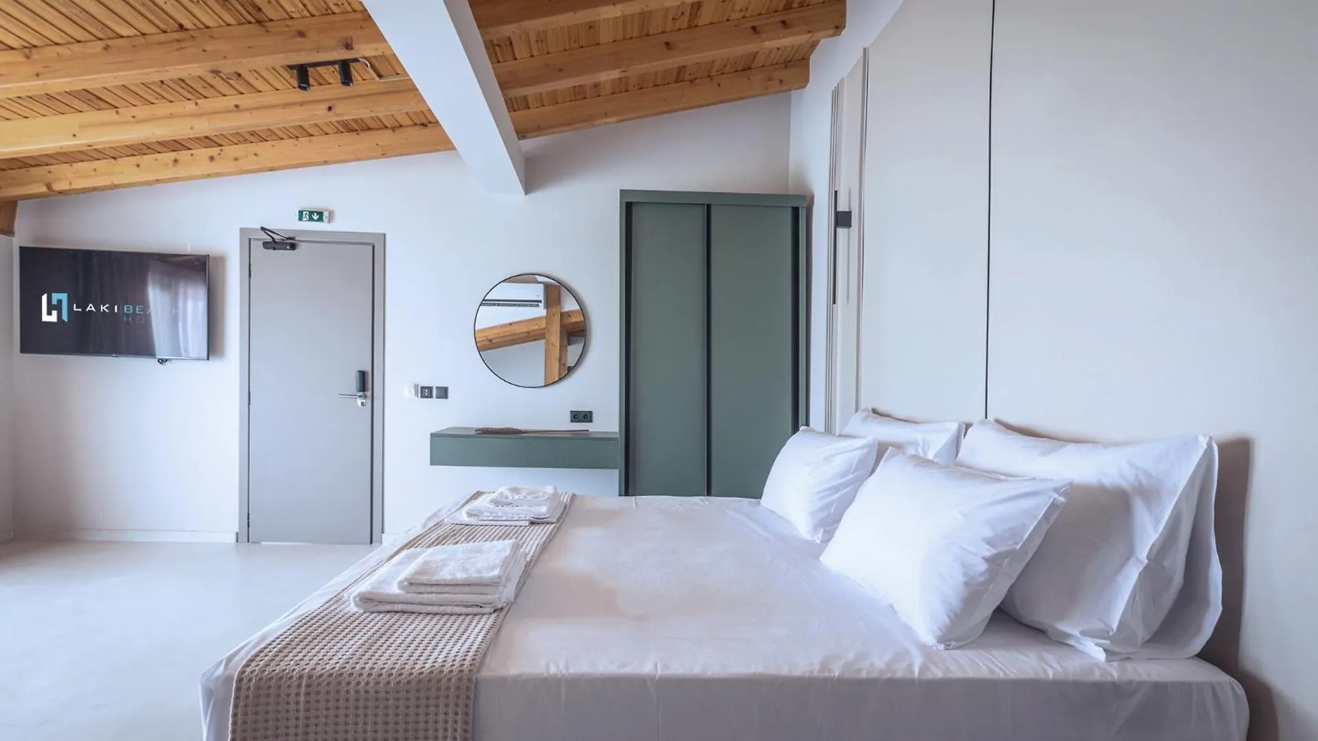 Laki Beach Hotel Nea Plagia